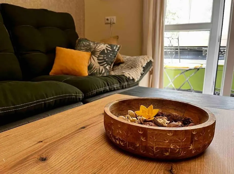 Cozy 2Br Oasis In Central ブルガス アパート