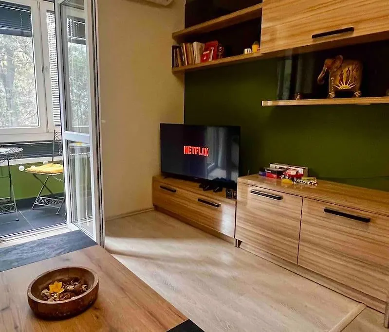 Cozy 2Br Oasis In Central ブルガス アパート
