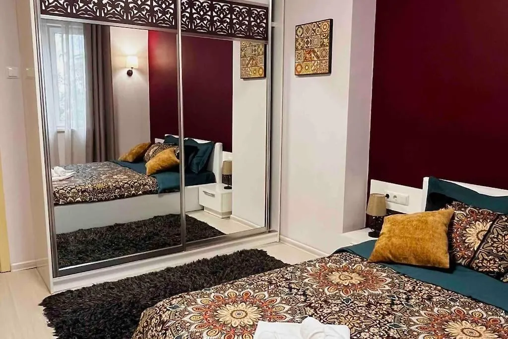 Lejlighed Cozy 2Br Oasis In Central Burgas City
