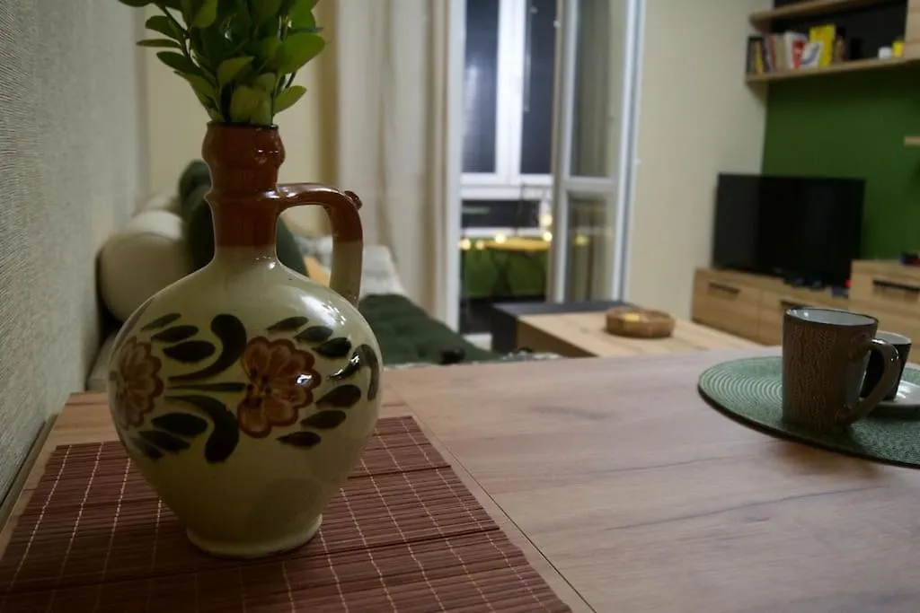 Cozy 2Br Oasis In Central Burgas City 0*,